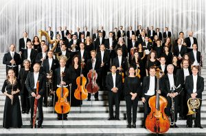Rhapsodie in Schwarz-Weiß Konzert für Tasteninstrumente und Orchester