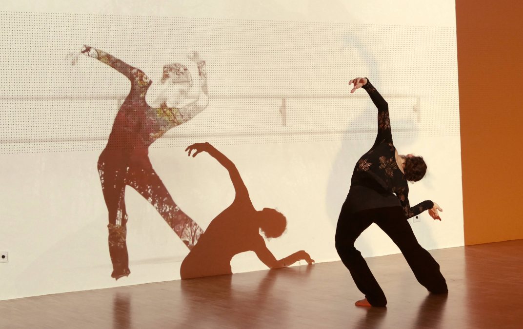 Silhouetten - Performance zur 24. ART Innsbruck